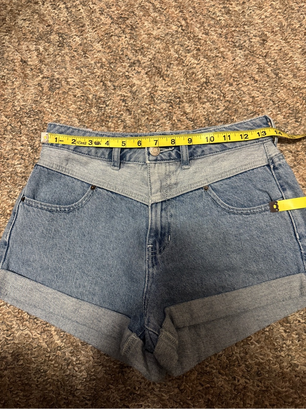 PacSun Two-Tone Light and Medium wash Denim Mom Shorts - Picture 5 of 8
